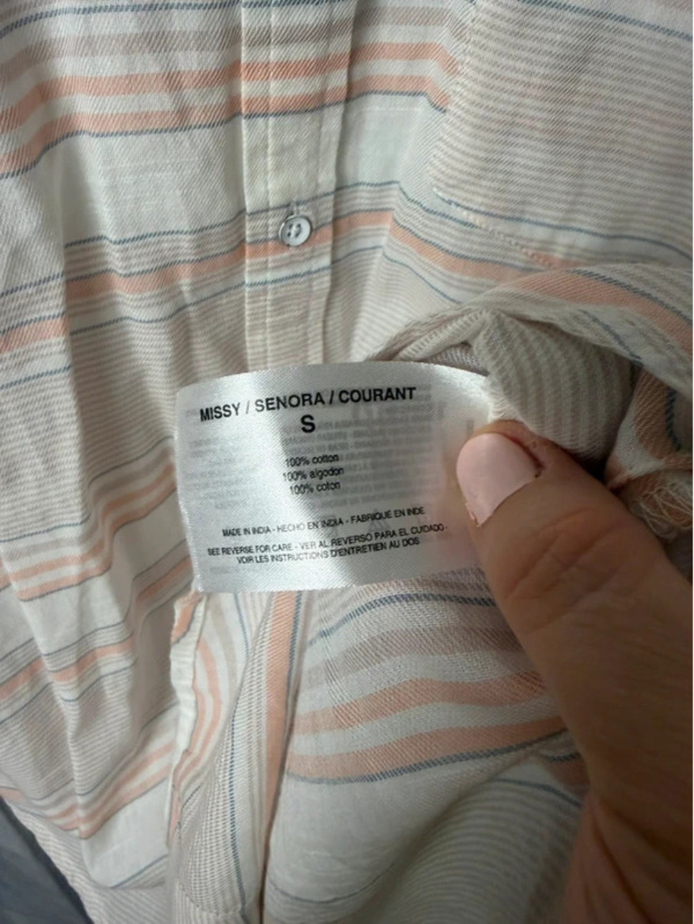 William Rast top size small - Picture 6 of 6